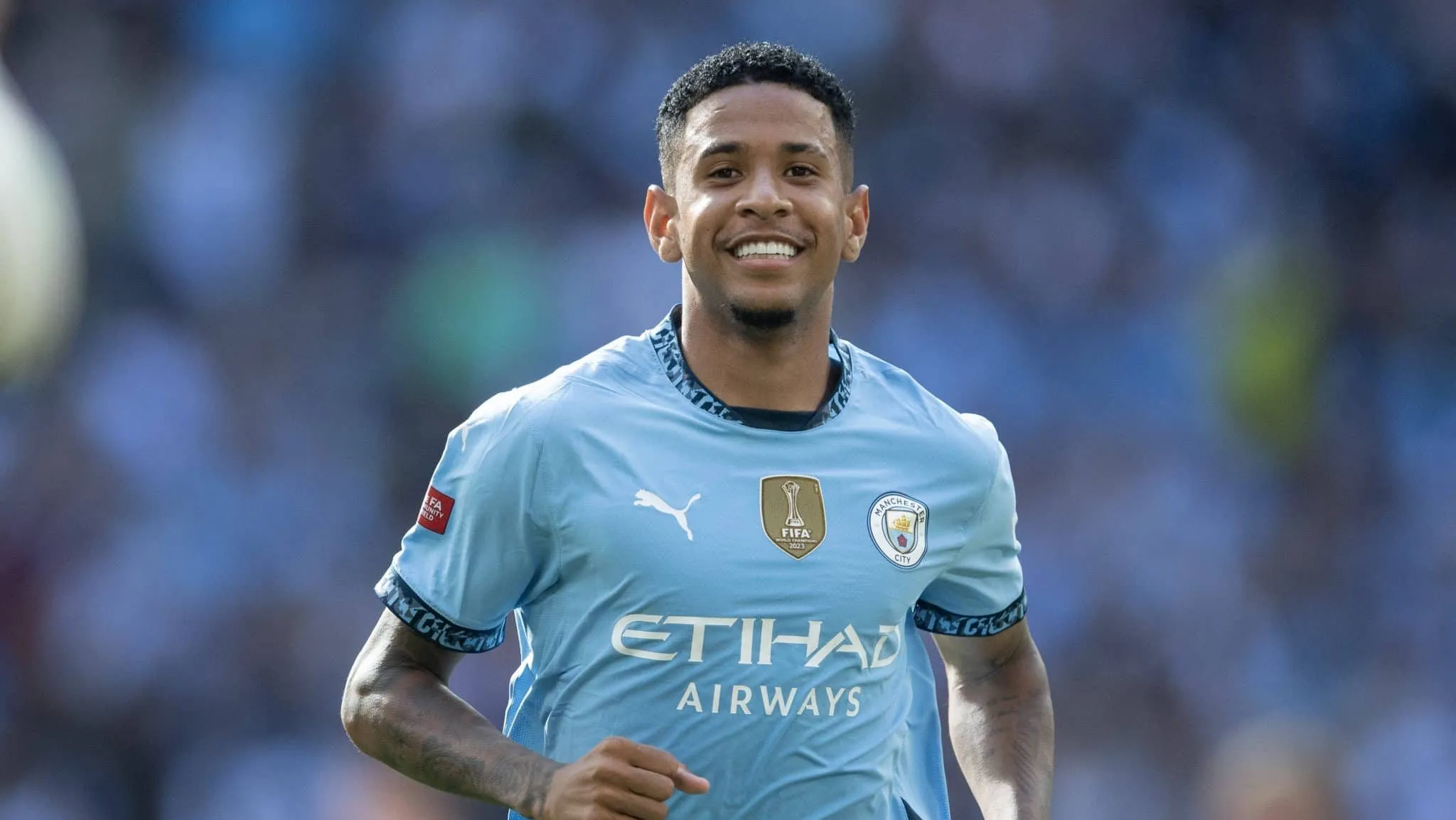 &lsquo;Ele &eacute; inacredit&aacute;vel&rsquo;: Savinho ganha elogios de Guardiola e De Bruyne e vira &lsquo;reizinho&rsquo; no City