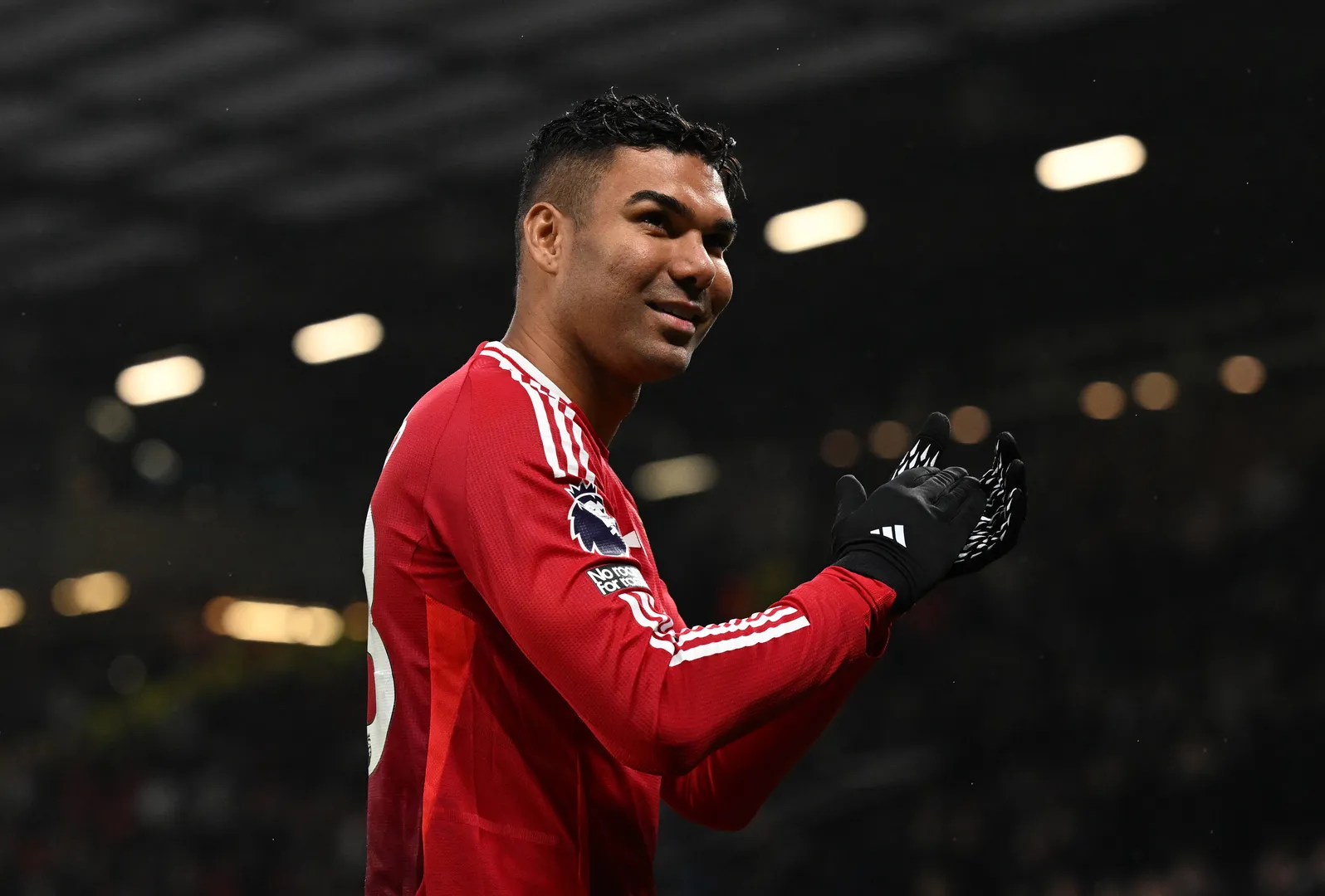 Casemiro busca reden&ccedil;&atilde;o no Manchester United ap&oacute;s falhas, e per&iacute;odo na reserva com Ten Hag. Volante deve ser titular do time em estreia de R&uacute;ben Amorim na Premier League. Foto: Imago
