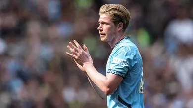 De Bruyne come&ccedil;a tour de despedida resgatando o City em virada rel&acirc;mpago