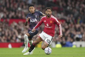 S&aacute;vio vai bem, Cunha d&aacute; assist&ecirc;ncia e Tottenham dominante &eacute; frustrado pelo United