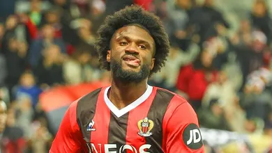 Camisa 9 precisa de dois toques na bola para definir a vit&oacute;ria do Nice sobre o Lens na Ligue 1