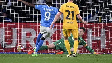 Lewandowski x Osimhen: artilheiros fazem chover e deixam decis&atilde;o entre Napoli x Barcelona aberta