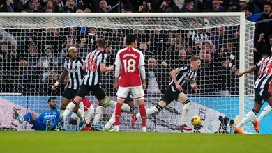 A Premier League explicou (ou tentou) o pol&ecirc;mico gol da vit&oacute;ria do Newcastle sobre o Arsenal