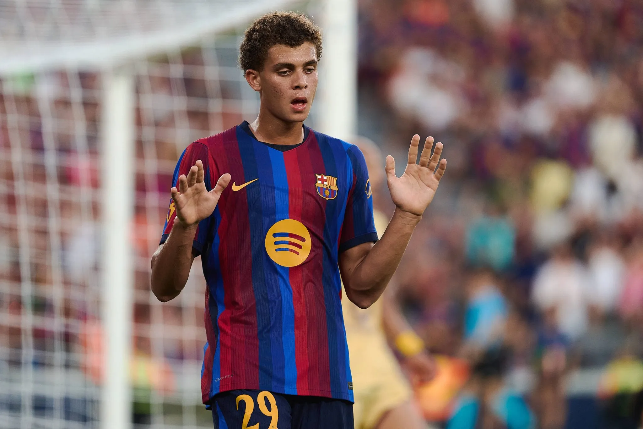 Hamza Abdelkarim ap&oacute;s gol pelo Barcelona contra o Al-Ahly