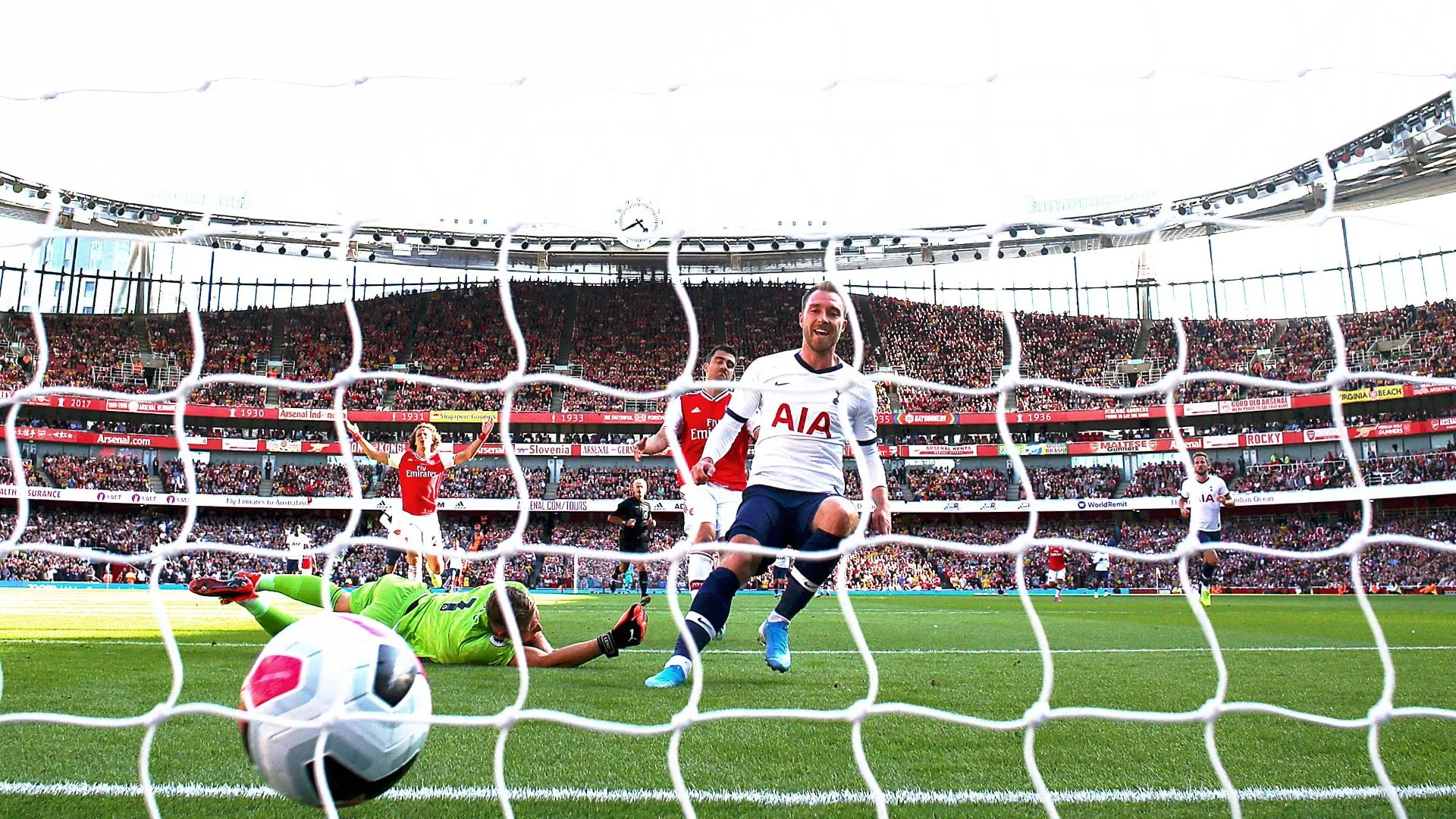 Eriksen: &ldquo;Gostaria que pudesse decidir como no Football Manager, mas infelizmente n&atilde;o posso&rdquo;