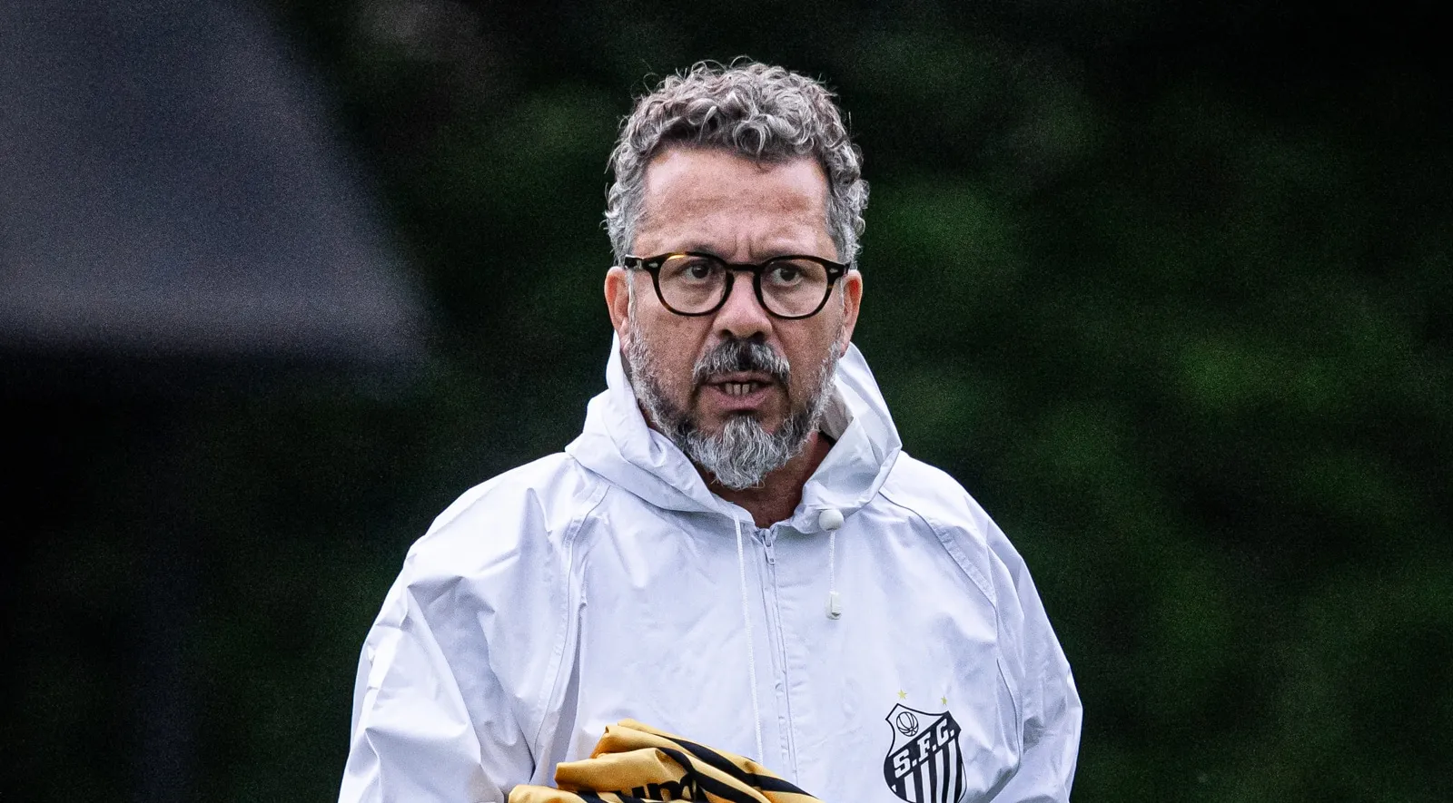 O que esperar de Cl&eacute;ber Xavier no Santos? Ex-jogadores e t&eacute;cnicos opinam