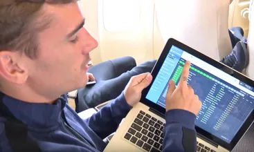 Gente como a gente: Entre um jogo e outro da Euro, Griezmann alimenta o seu v&iacute;cio em FM