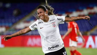 Corinthians derruba o Inter nos p&ecirc;naltis e marca decis&atilde;o da Libertadores Feminina contra o Palmeiras