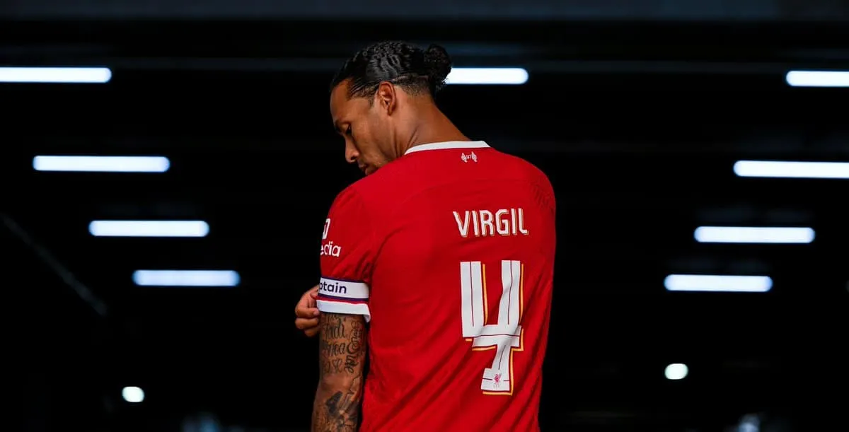 Van Dijk ter&aacute; a miss&atilde;o de ser o capit&atilde;o do Liverpool em meio &agrave; atual transi&ccedil;&atilde;o