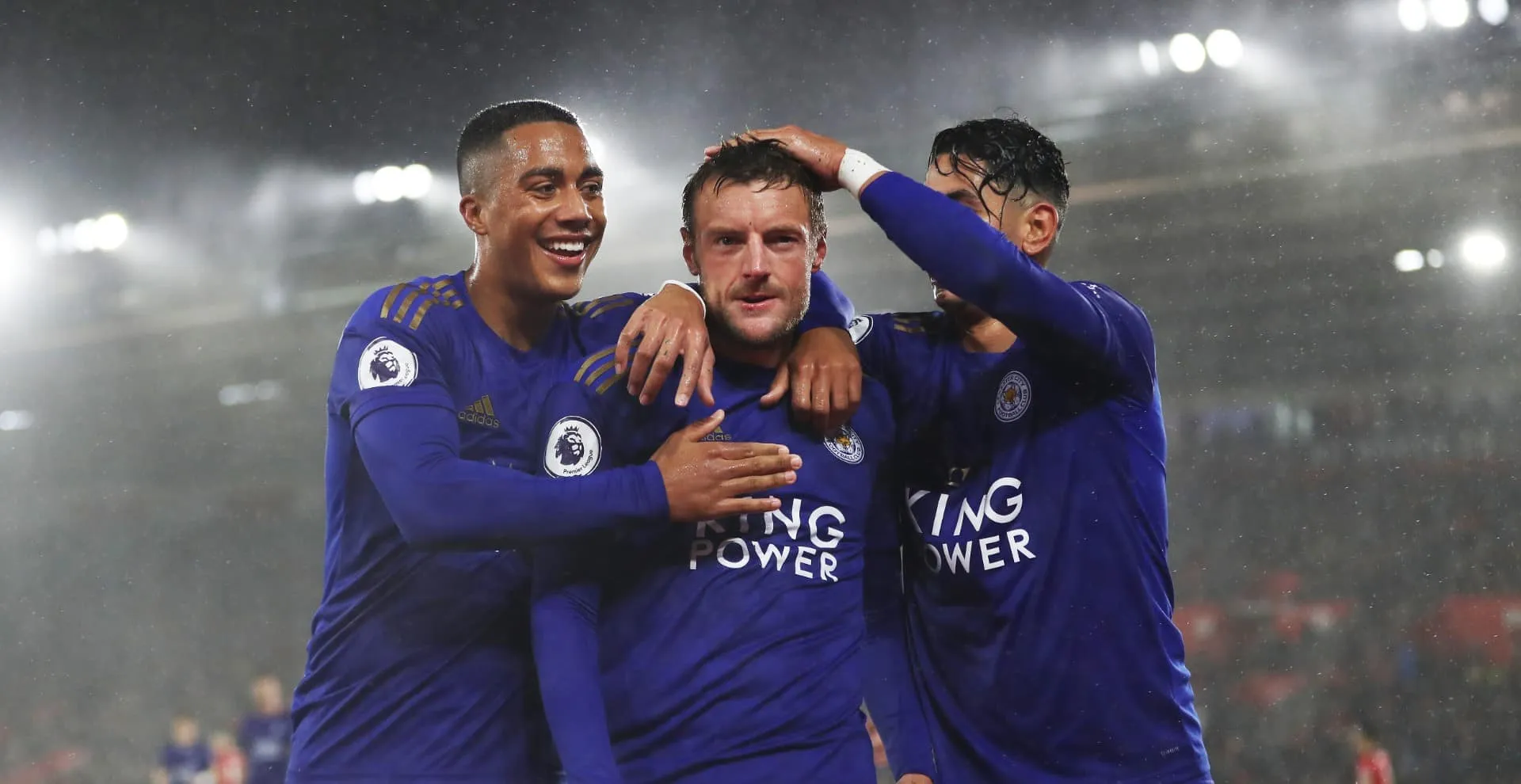 Artilheiro da Premier League, Vardy pretende ser uma vers&atilde;o melhorada de 2015/16 &ndash; e quem aponta isso &eacute; Brendan Rodgers