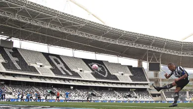Decis&otilde;es da CBF causam atrito e Botafogo tenta reverter adiamento de jogo