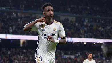 Vini provocou o Valencia: provocou a humilha&ccedil;&atilde;o e os gritos de ol&eacute; num baile com Rodrygo