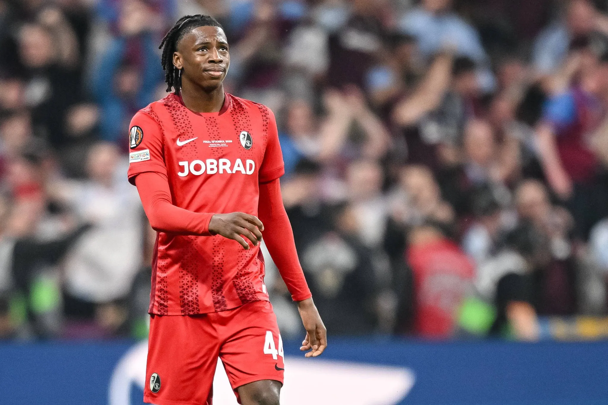 Manzambi em a&ccedil;&atilde;o pelo Freiburg