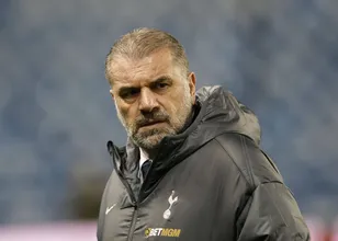 &lsquo;Inaceit&aacute;vel&rsquo;: T&eacute;cnico do Tottenham detona atacante e aumenta crise no clube