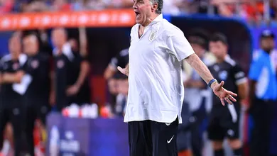 &lsquo;Insulto&rsquo;: Bielsa teria colocado jogador do Athletico-PR para ser gandula nos treinos do Uruguai