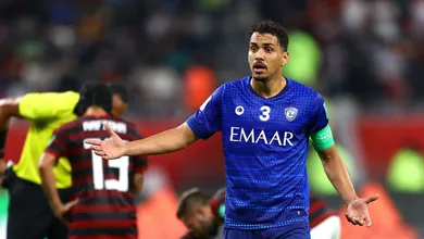 Atua&ccedil;&atilde;o de alto n&iacute;vel do Al-Hilal no primeiro tempo passou pelos p&eacute;s de Carlos Eduardo