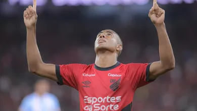 Derrota para Athletico &eacute; mais uma prova da bagun&ccedil;a que reina no Vasco