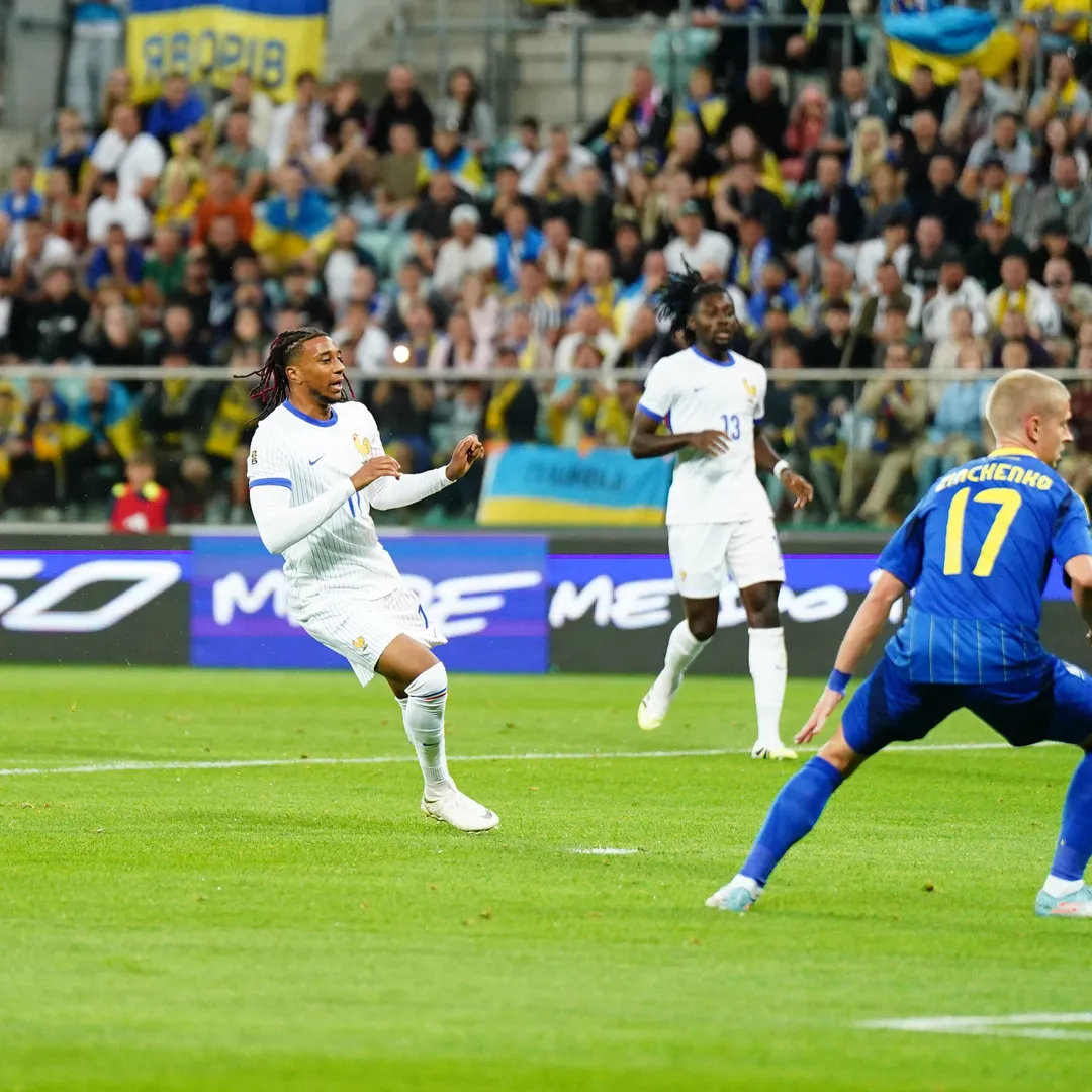 Olise em a&ccedil;&atilde;o pela sele&ccedil;&atilde;o francesa