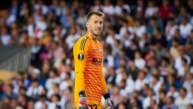 Neto merece chance no Barcelona, mas ter&aacute; dif&iacute;cil miss&atilde;o de competir com Ter Stegen