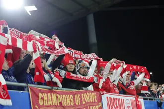 Torcedores acusam Arsenal de usar t&aacute;ticas semelhantes &agrave;s da Fifa na venda de ingressos