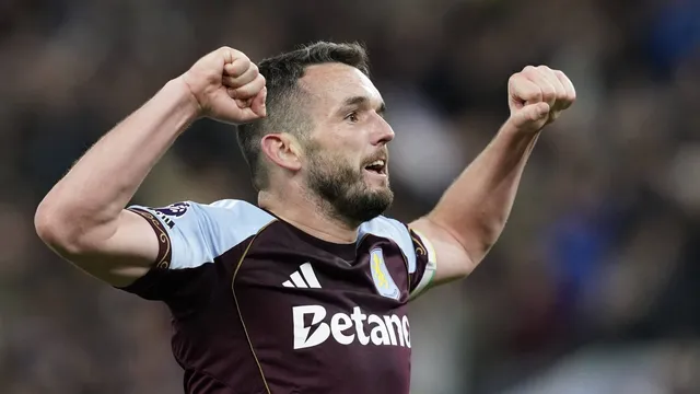 Aston Villa escancara problemas do Liverpool e vence 'final' por Champions