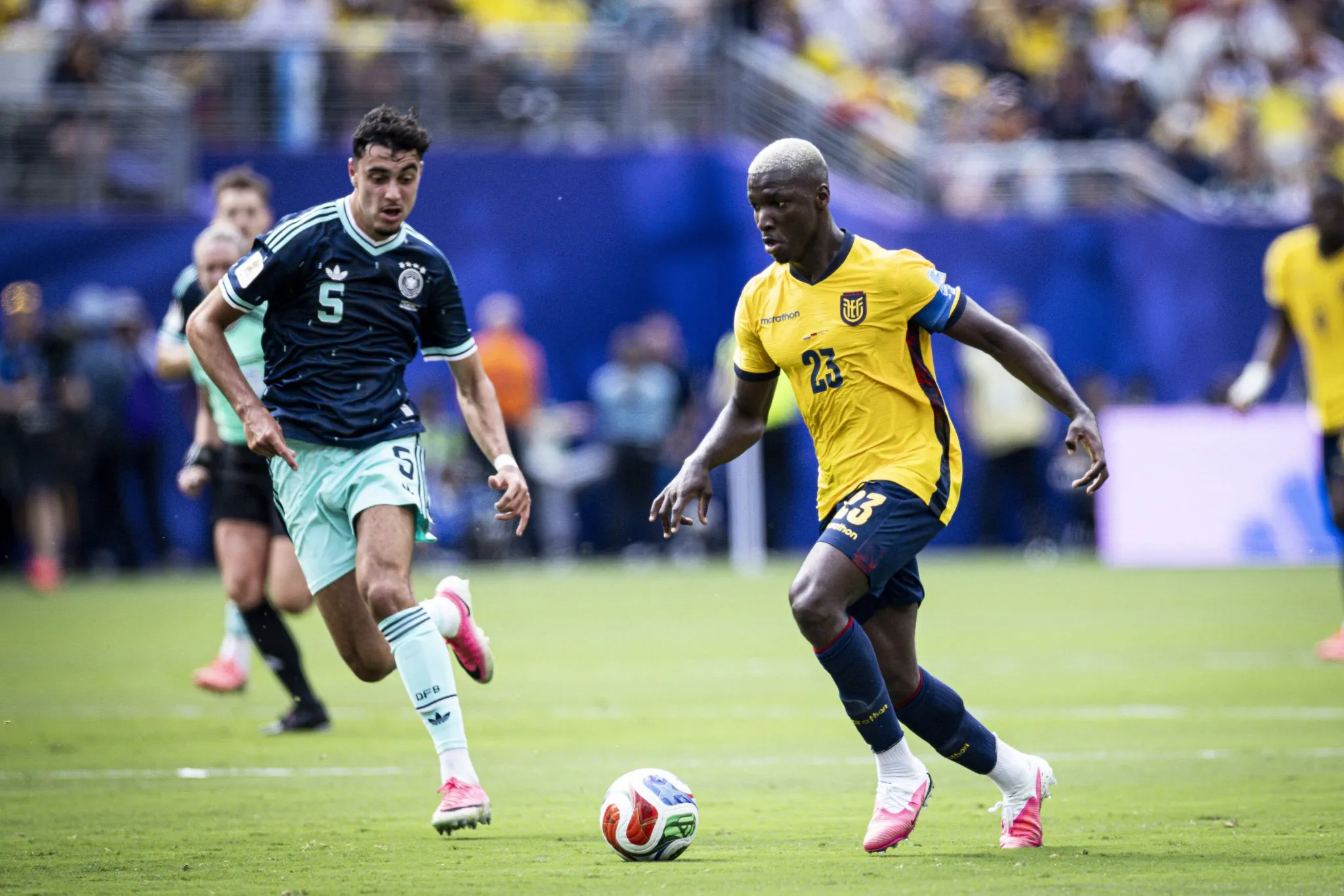 Moises Caicedo em a&ccedil;&atilde;o durante Equador x Alemanha. Foto: IMAGO/PsnewsZ