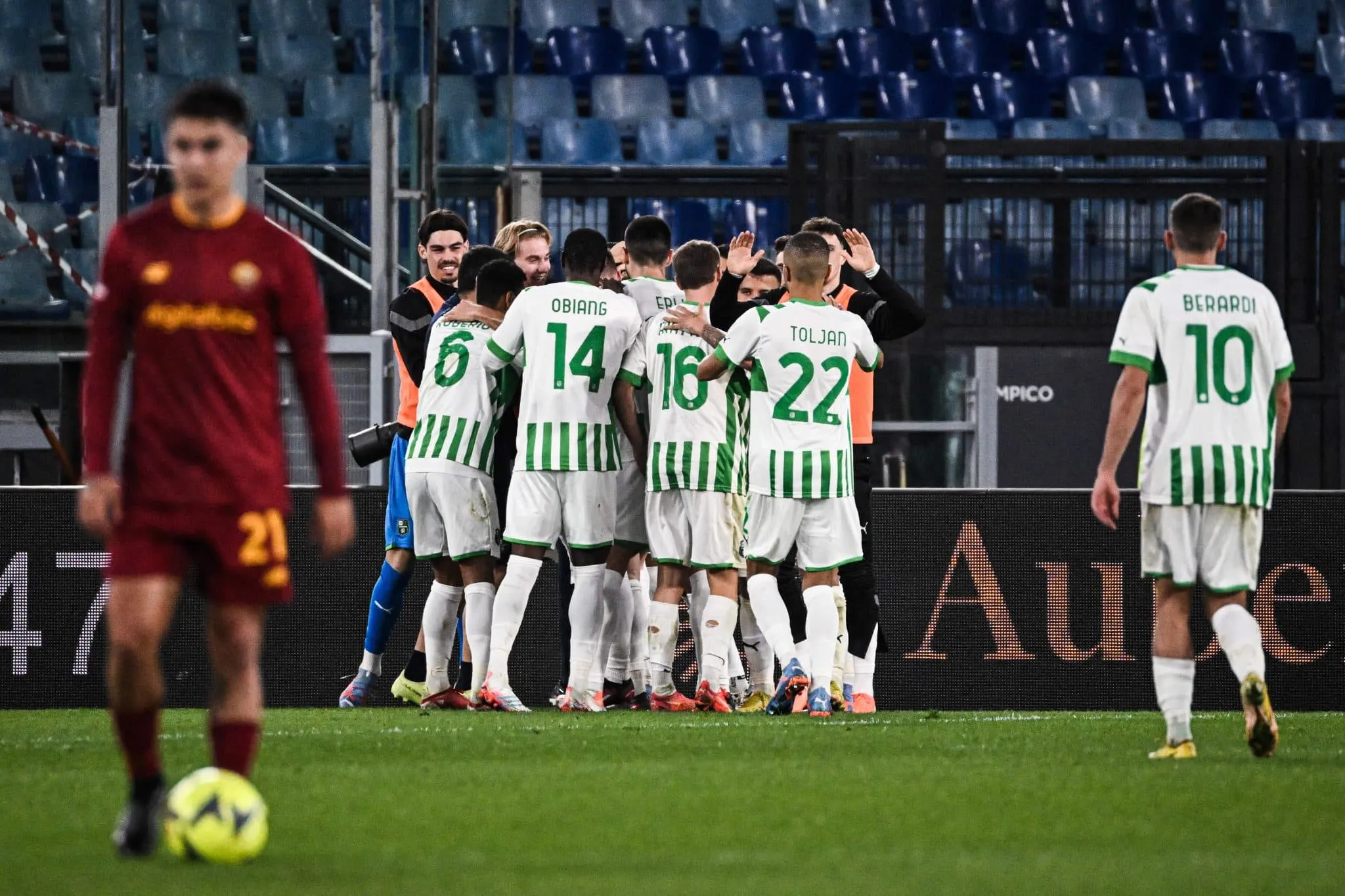 A Roma n&atilde;o d&aacute; descanso &agrave; sua torcida e perde do Sassuolo no Ol&iacute;mpico, num movimentado 4&times;3