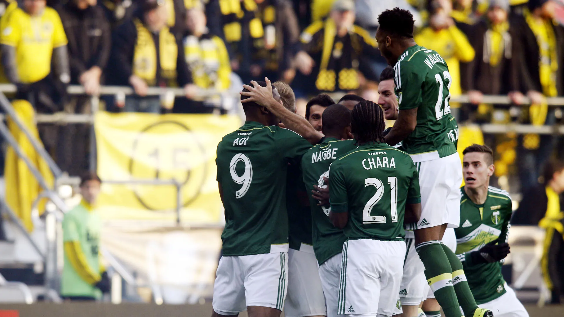 Jogadores do Timbers comemoram o gol do time (AP Photo/Paul Vernon)