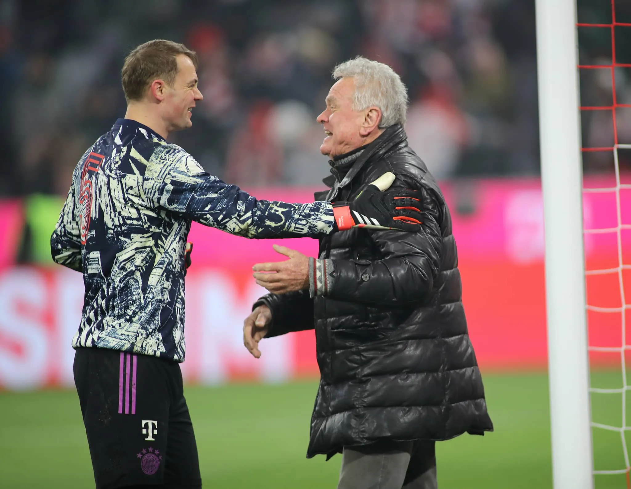 Bayern organizou uma entrevista &agrave; altura das lendas Sepp Maier e Manuel Neuer