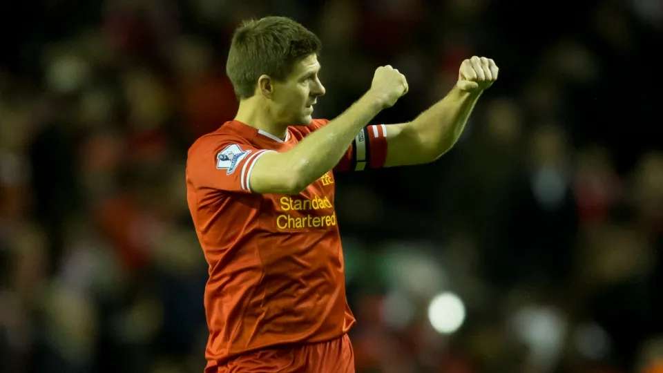 Gerrard comanda o Liverpool e tem sido um dos destaques do campeonato (Foto: AP)