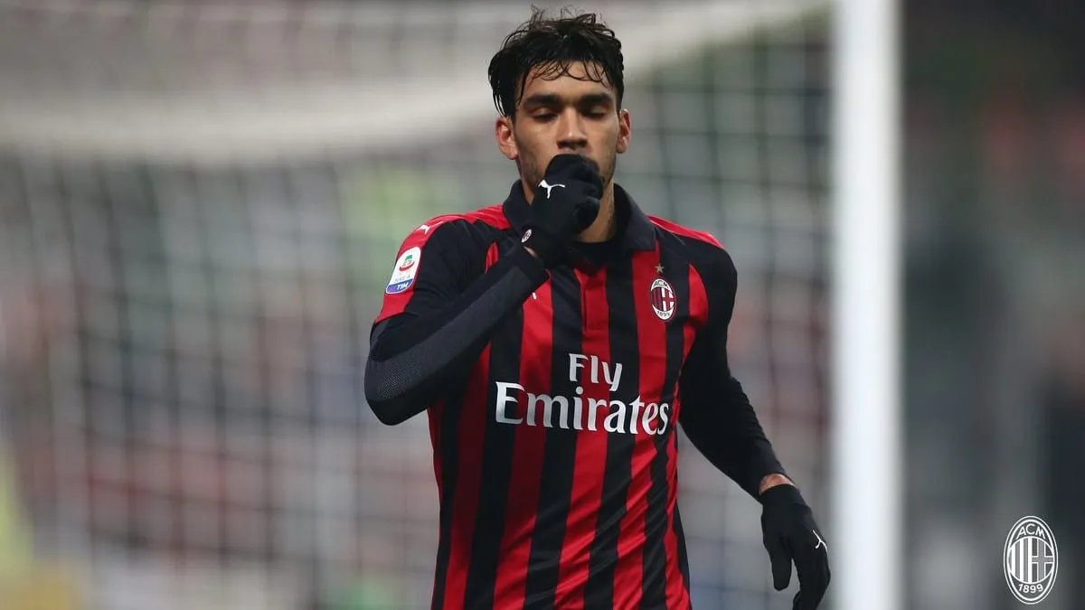 Lucas Paquet&aacute;: &ldquo;Eu amo ser parte do Milan, eu amo a comida na It&aacute;lia e a beleza da l&iacute;ngua italiana&rdquo;