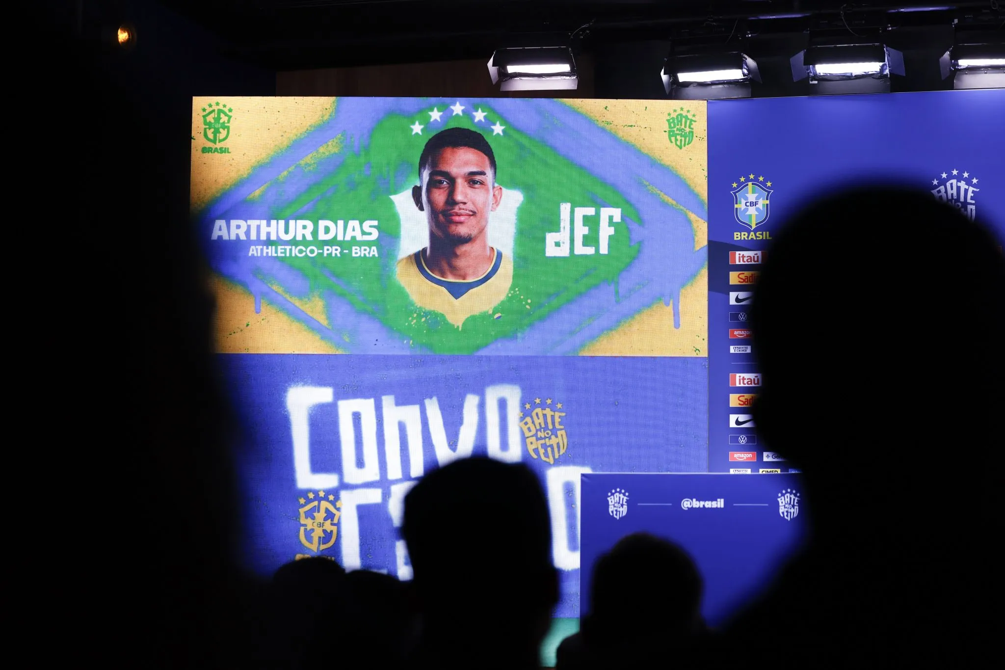 Zagueiro Arthur Dias foi convocado por Ancelotti 