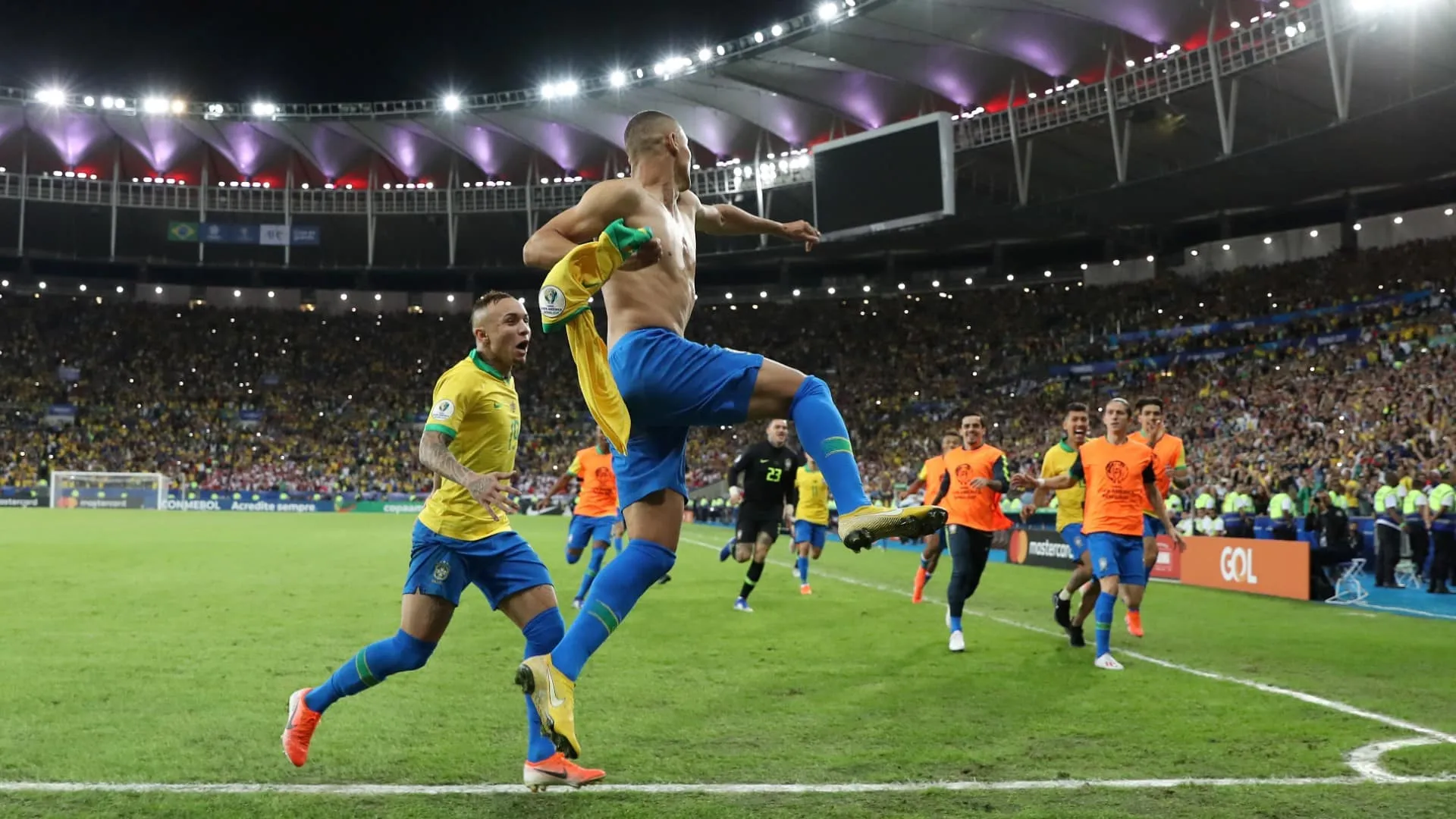 Brasil derrota o Peru e, doze anos depois, volta a reinar na Am&eacute;rica do Sul