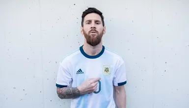Argentina apresentou sua nova camisa para a disputa da Copa Am&eacute;rica