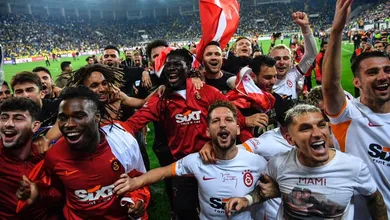 Ap&oacute;s a pior campanha de sua hist&oacute;ria, o Galatasaray trouxe uma baciada de medalh&otilde;es e reconquistou a S&uuml;per Lig de imediato