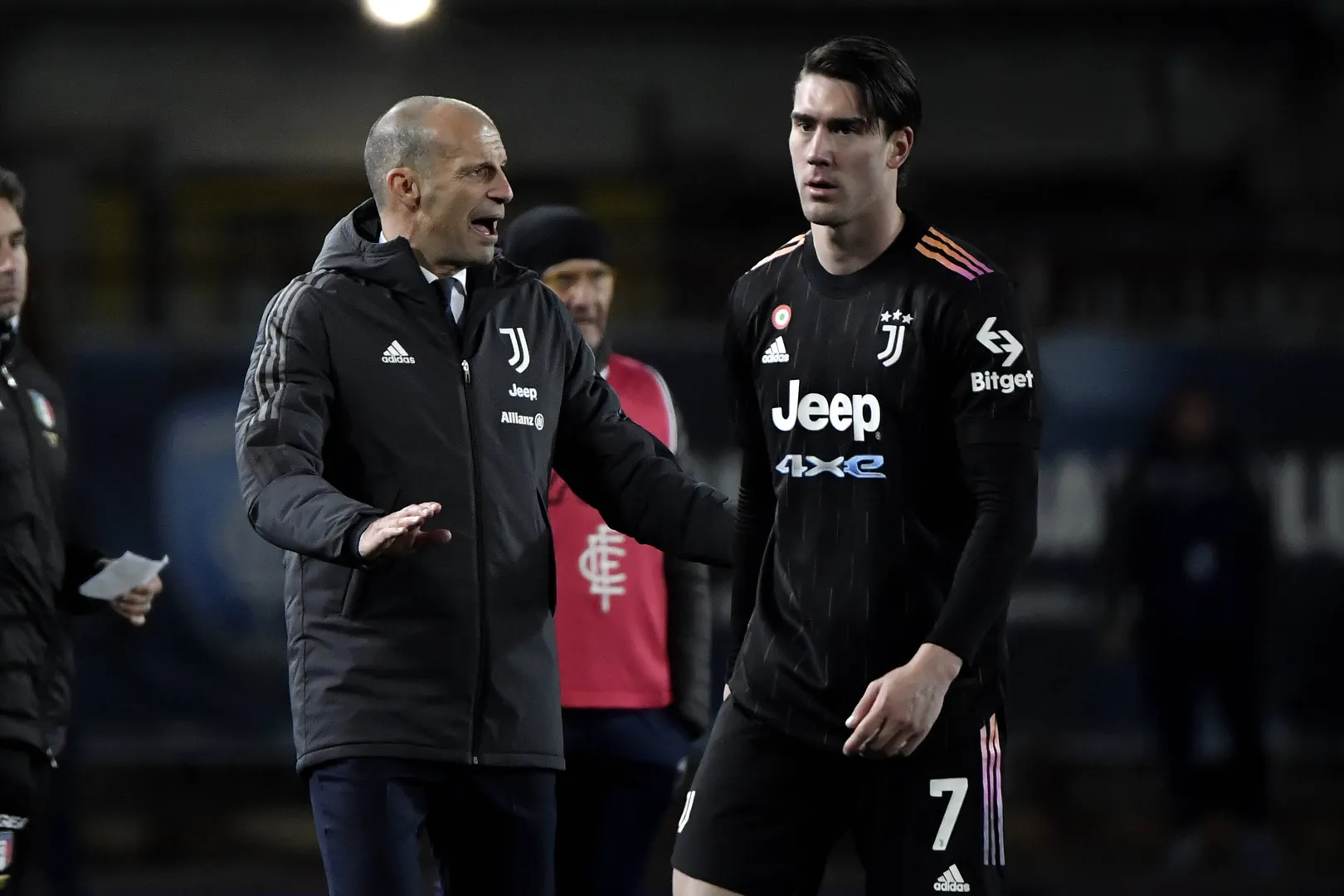Allegri e Vlahovic trabalharam juntos na Juventus (Foto: Imago)