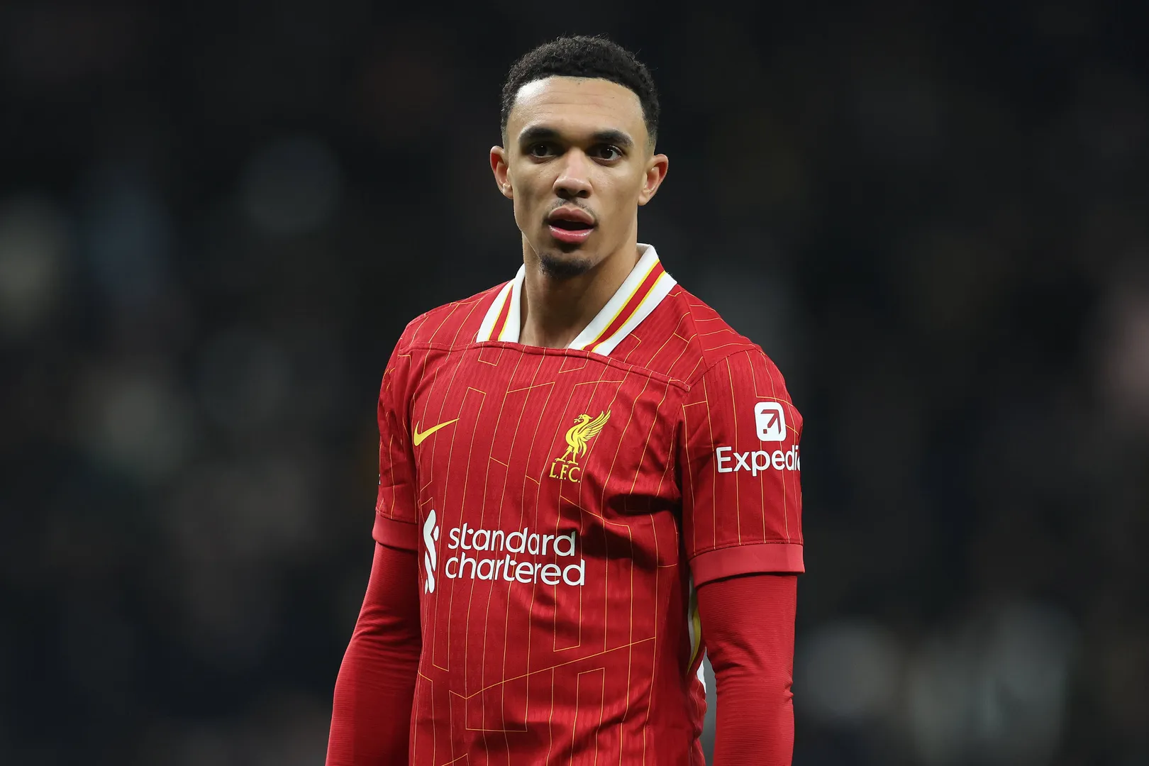 Alexander-Arnold em a&ccedil;&atilde;o pelo Liverpool (Foto: Imago)