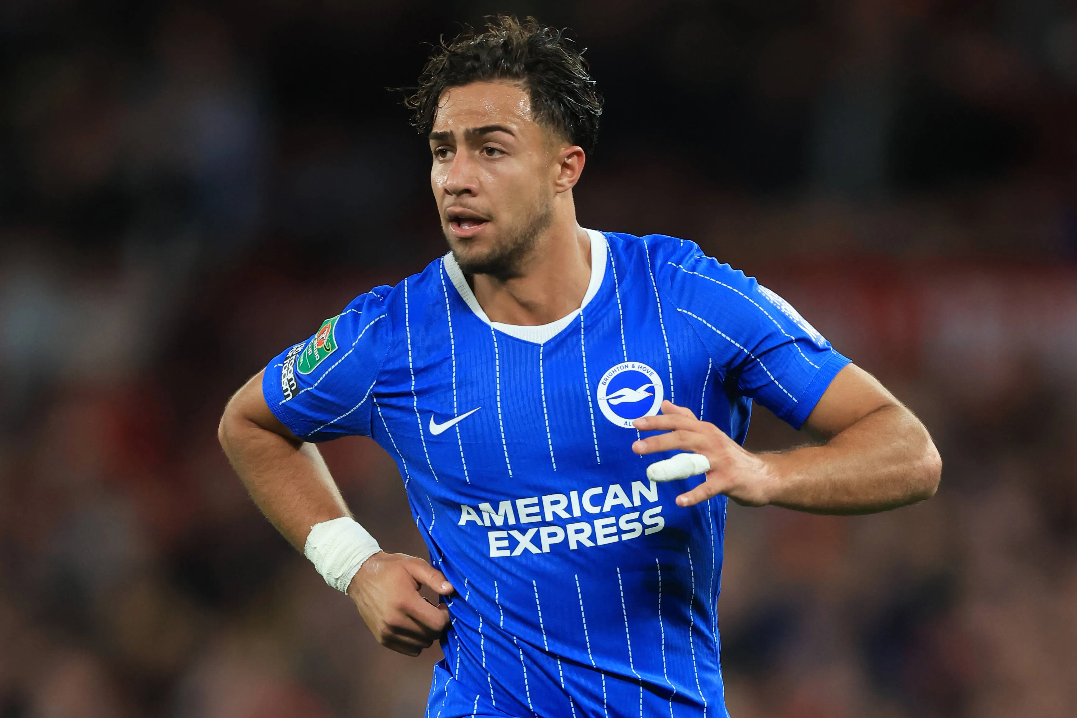 Charalampos Kostoulas em a&ccedil;&atilde;o pelo Brighton
