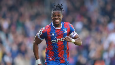 Numa chuva de gols, o Palace faz 4&times;3 no West Ham e j&aacute; at&eacute; passa o Chelsea na tabela da Premier League
