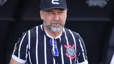 Corinthians: Com confus&atilde;o e pr&eacute;-vota&ccedil;&atilde;o, reuni&atilde;o sobre impeachment de Augusto Melo &eacute; adiada&nbsp;