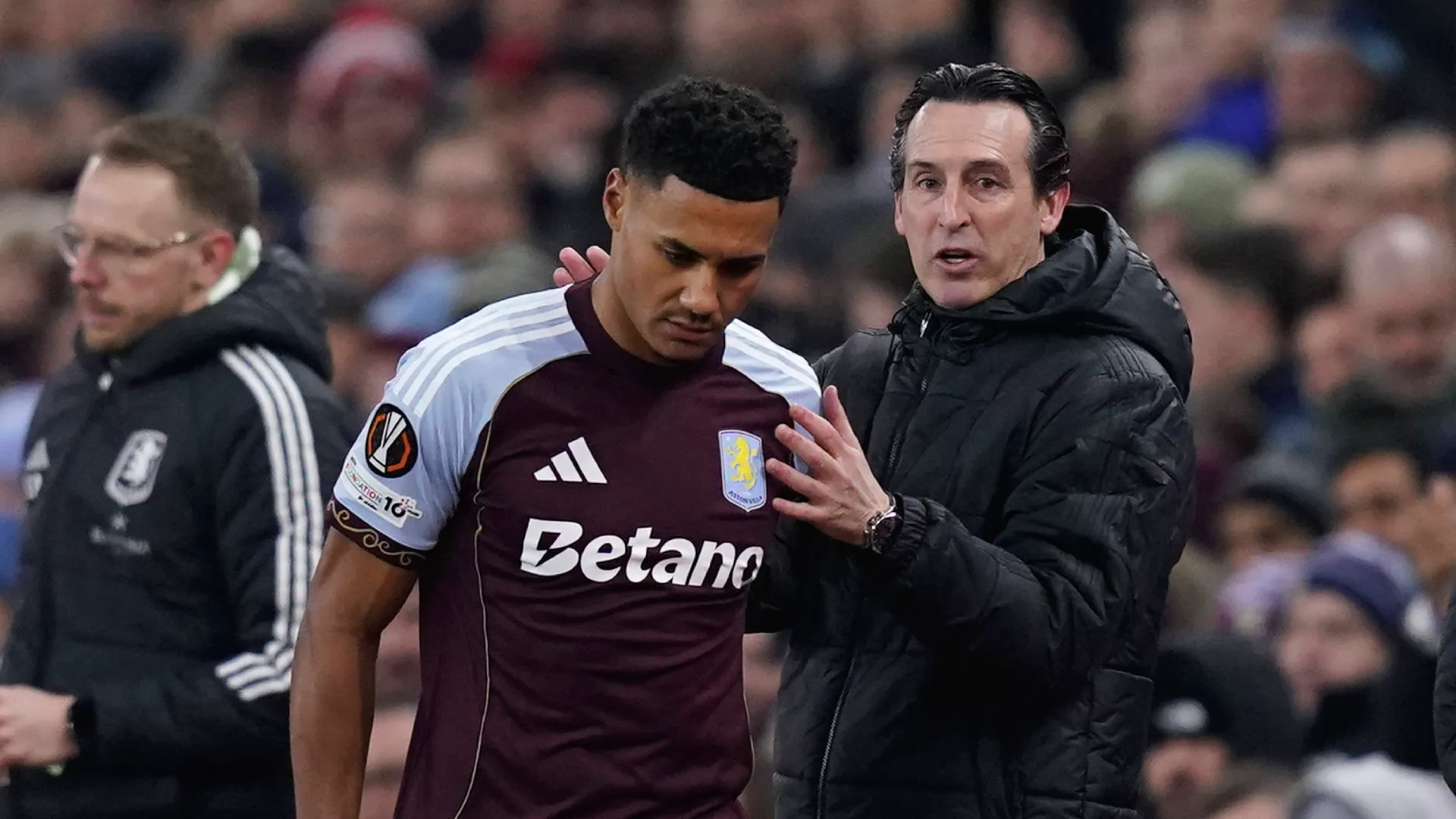 &lsquo;Pergunte a Watkins&rsquo;: T&eacute;cnico do Aston Villa mostra irrita&ccedil;&atilde;o com pol&ecirc;mica envolvendo atacante