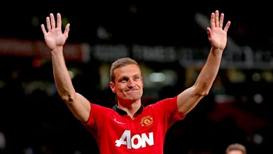 Vidic se aposenta de forma melanc&oacute;lica, mas como um dos melhores zagueiros de sua &eacute;poca
