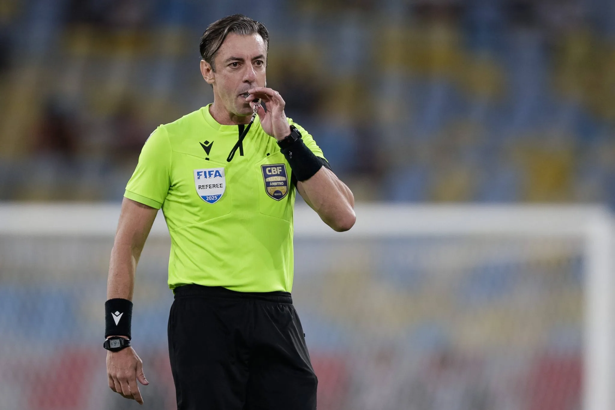 Raphael Claus, &aacute;rbitro da Fifa (IMAGO / ZUMA Press Wire)