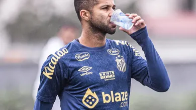 Serginho n&atilde;o v&ecirc; necessidade de psic&oacute;logo no Santos: &lsquo;N&atilde;o muda muita coisa&rsquo;