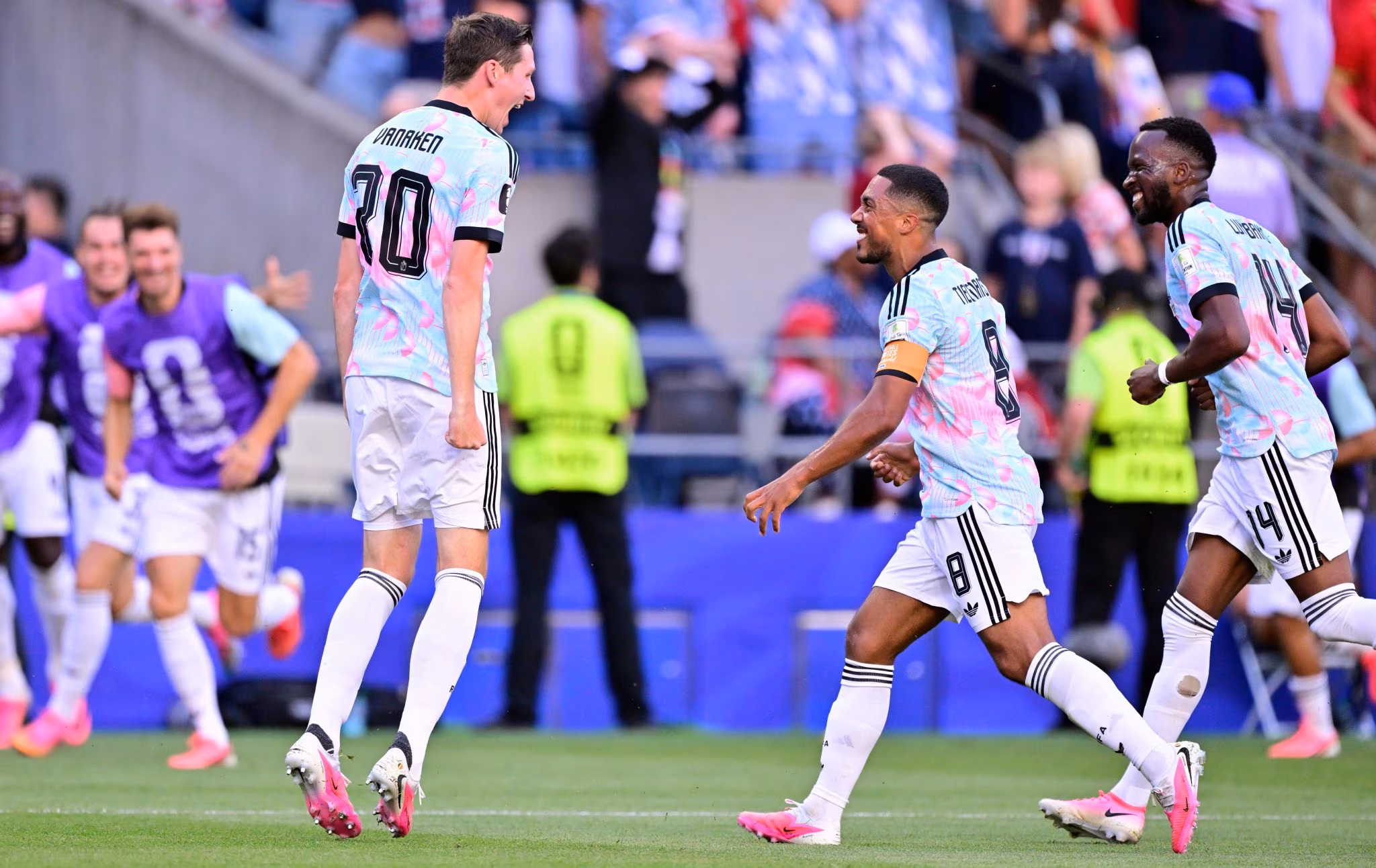 Hans Vanaken marcou o terceiro gol belga no jogo