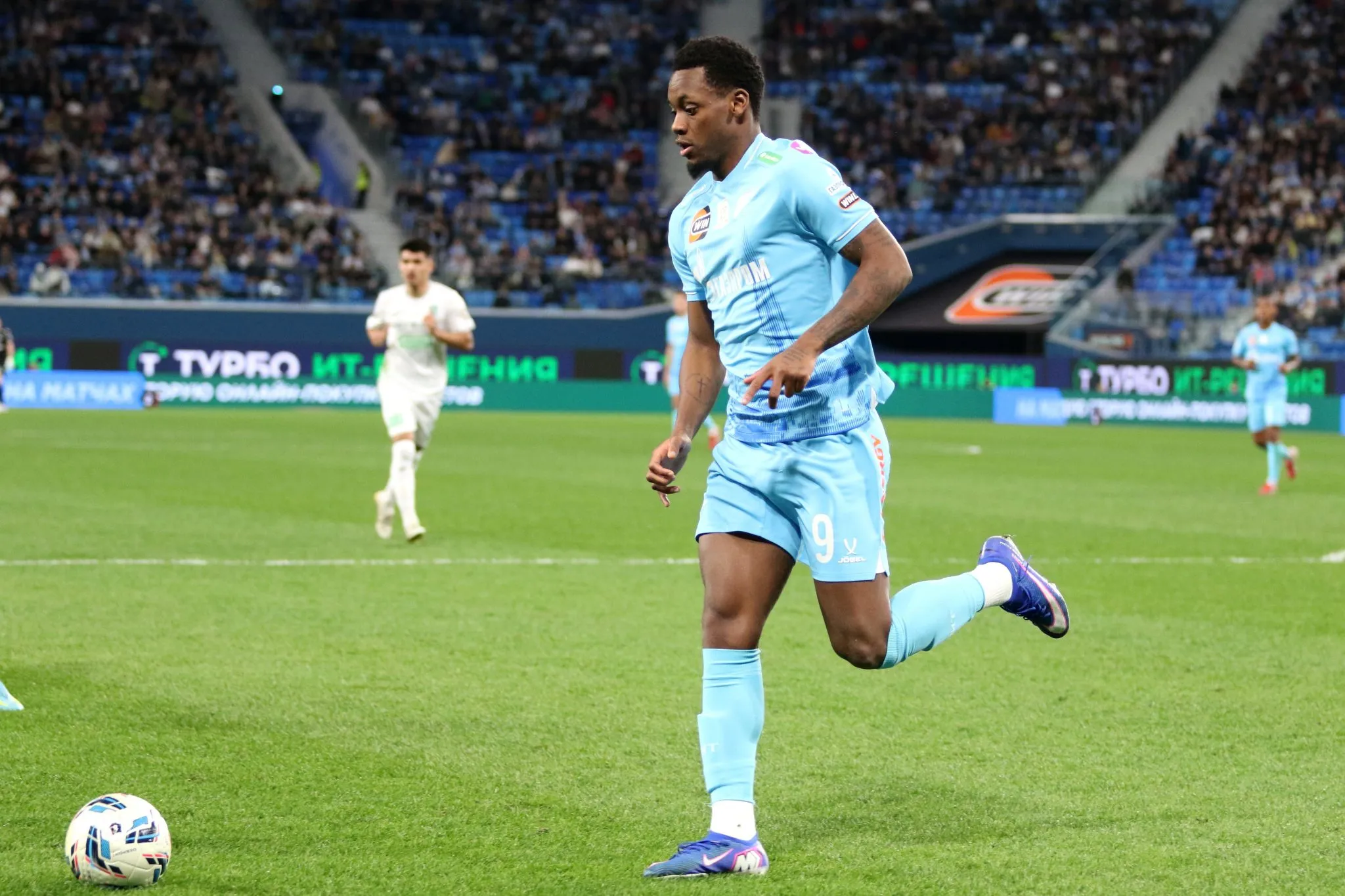Jhon Dur&aacute;n atrai interesse do Benfica, mas pode ser alternativa para o Barcelona. Foto: Icon Sport/ZUMA Press Wire