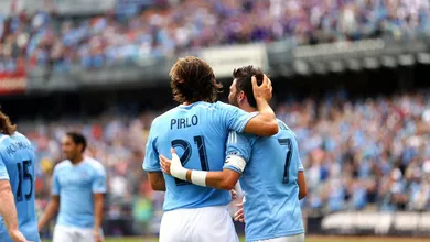 Pirlo precisou s&oacute; de meia hora para mostrar a diferen&ccedil;a que pode fazer na MLS