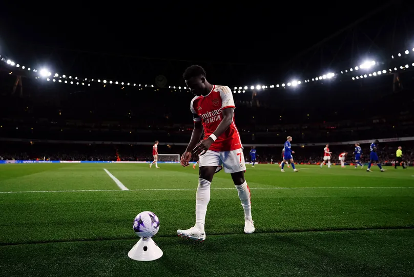 Foto: (IconSport) - Premier League instruiu os gandulas a colocarem as bolas em cones