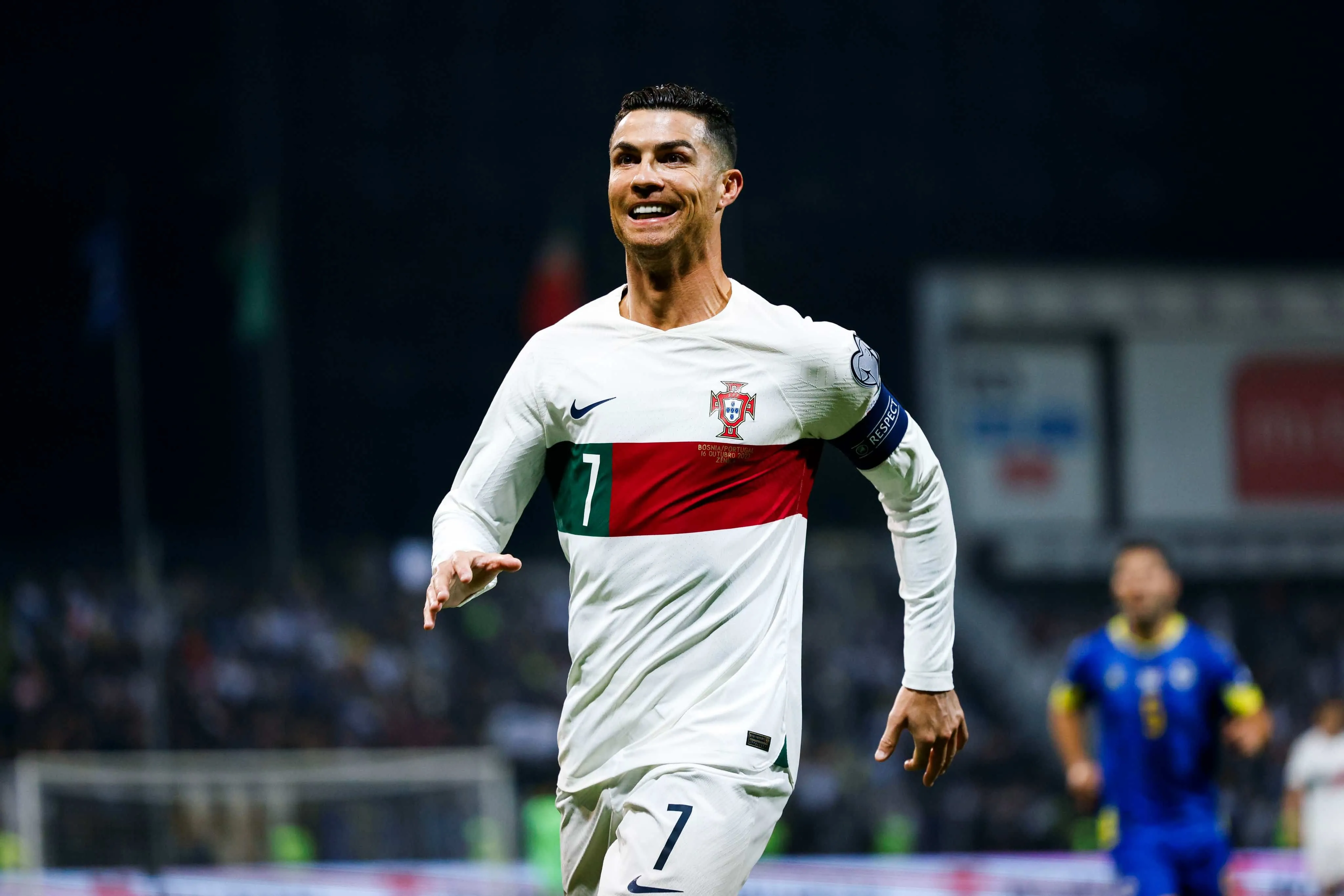 Portugal s&oacute; precisou de meia hora para atropelar a B&oacute;snia e seguir 100% nas Eliminat&oacute;rias da Eurocopa