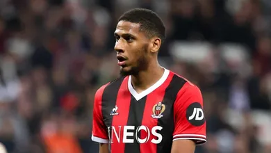 Barcelona tem ajuda financeira de R$ 48 milh&otilde;es gra&ccedil;as a neg&oacute;cio entre Nice e West Ham